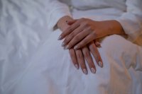 De grootste nageltrend heeft geen nagellak nodig